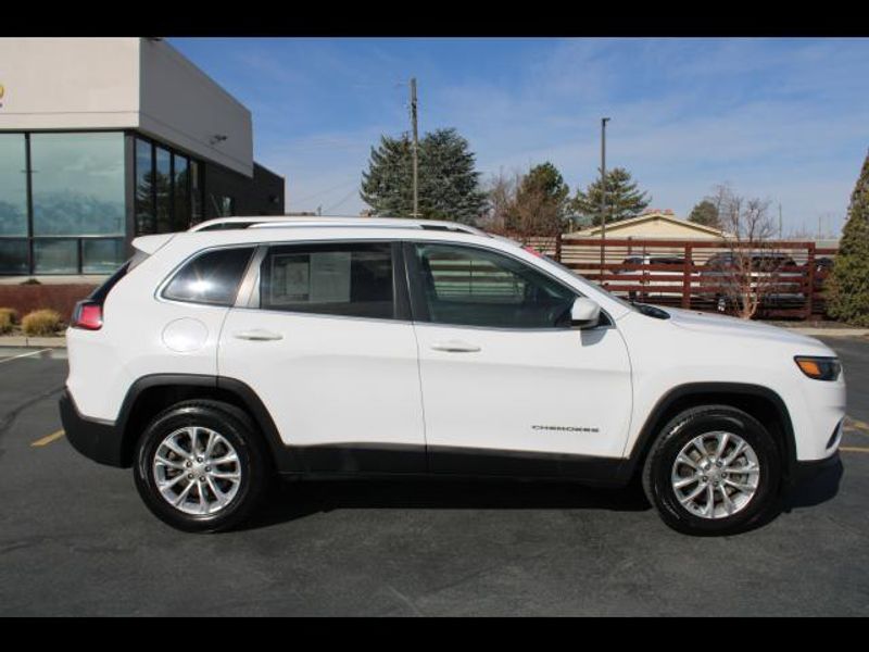 2019 Jeep Cherokee Utility 4D Latitude 4WD 3.2L V
