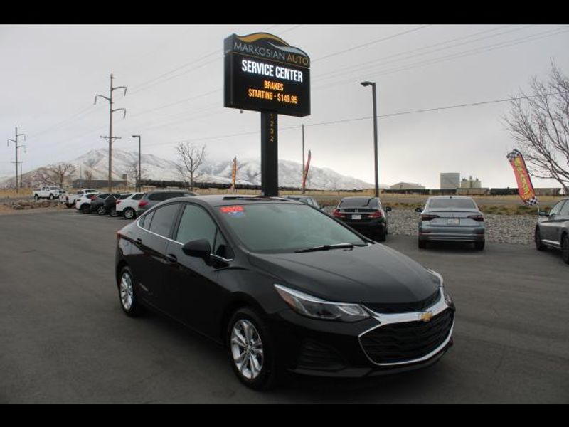 2019 Chevrolet Cruze LT's photo