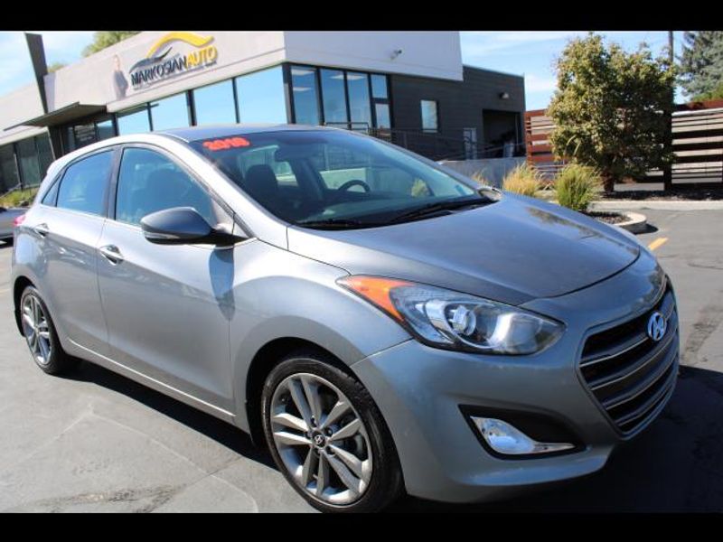 2016 Hyundai Elantra GT Base's photo