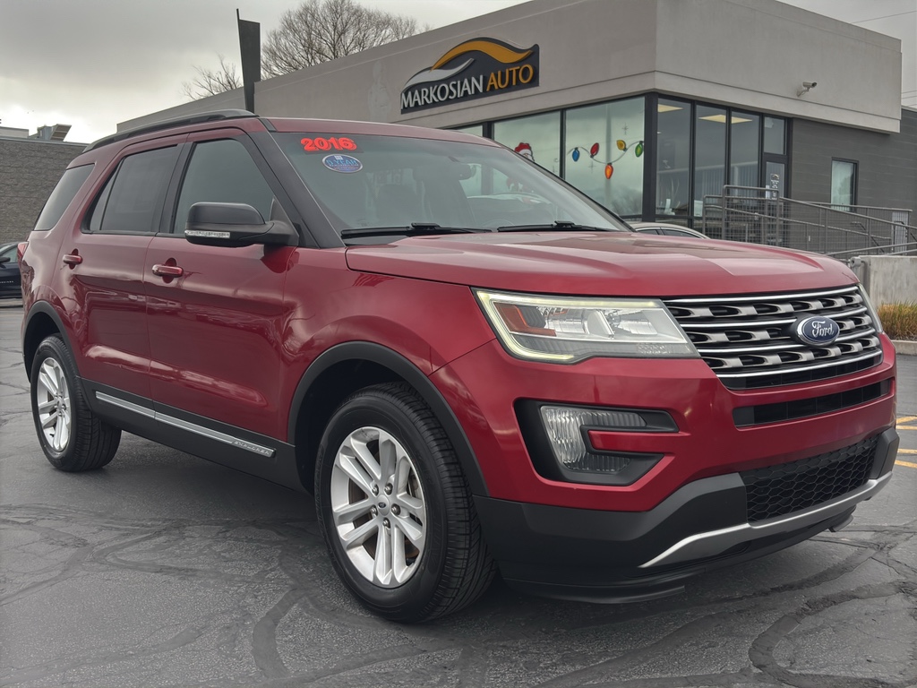 2016 Ford Explorer XLT's photo