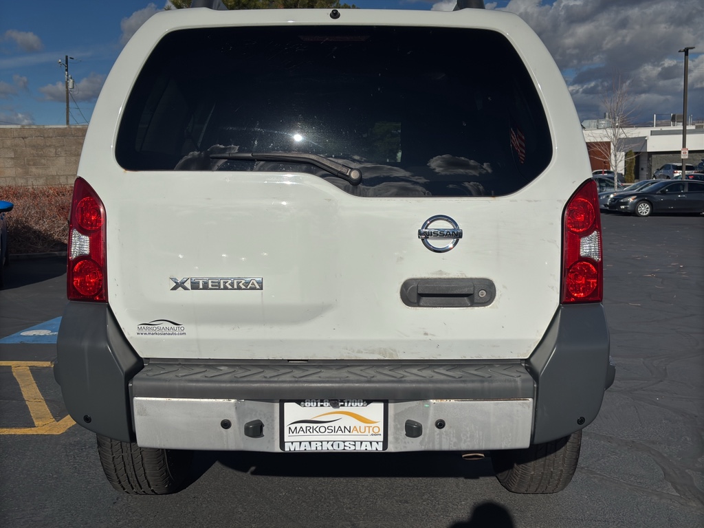 2015 Nissan Xterra X photo 2