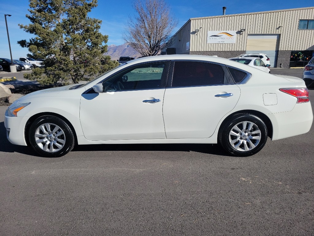 2015 Nissan Altima 2.5 S Sedan 4D