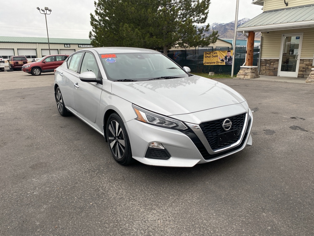 2022 Nissan Altima SV's photo