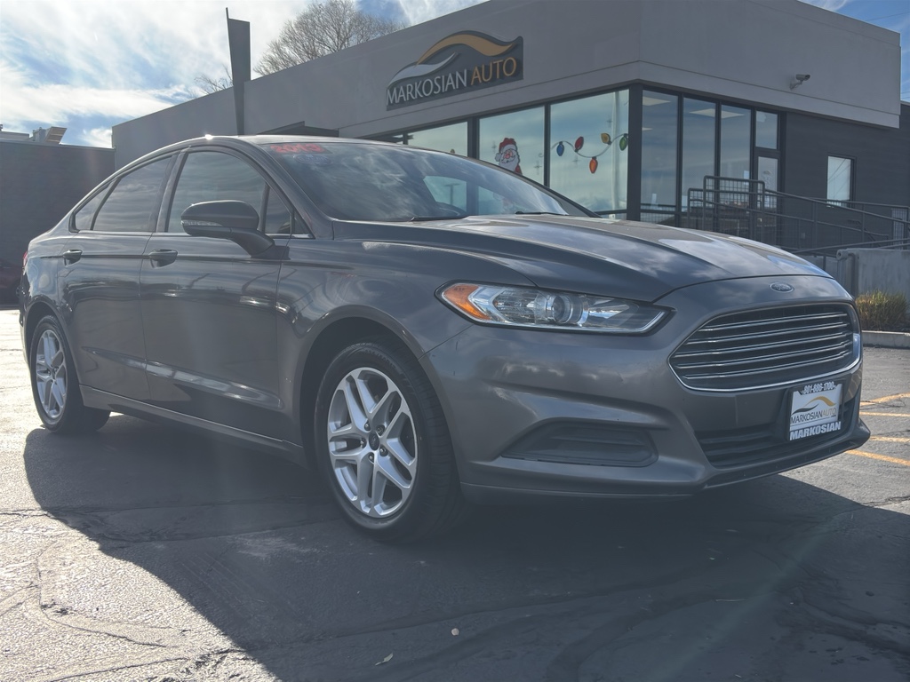 2013 Ford Fusion SE's photo