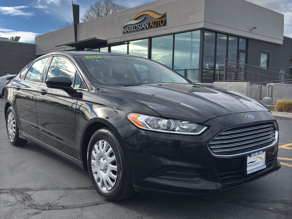 2014 Ford Fusion S's photo