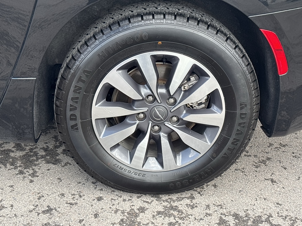 2022 Chrysler Voyager LX - Photo 23