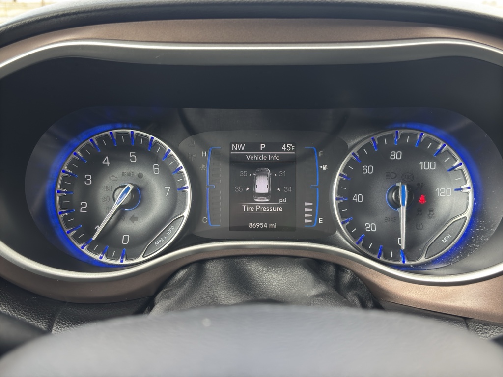 2022 Chrysler Voyager LX - Photo 17