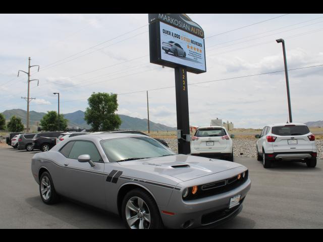 2017 Dodge Challenger SXT's photo