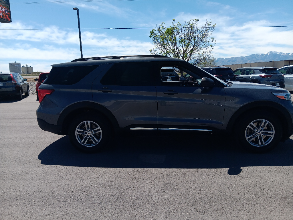 2022 Ford Explorer XLT - Photo 8