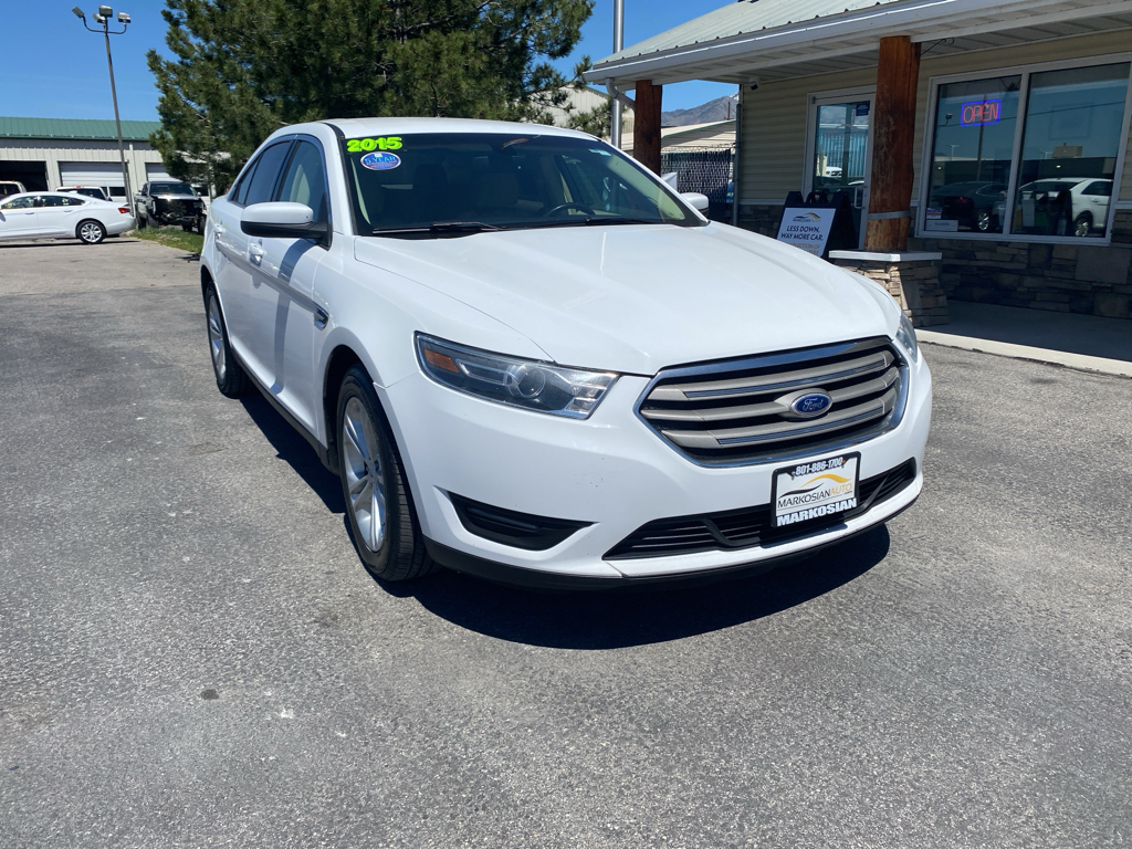 2015 Ford Taurus SEL FWD's photo