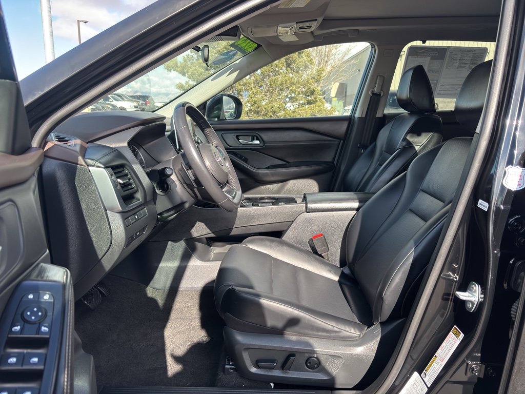 2023 Nissan Rogue SV - Photo 14
