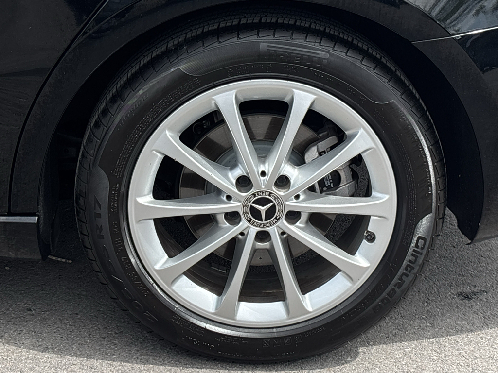 2022 Mercedes-Benz A-Class A220 - Photo 21