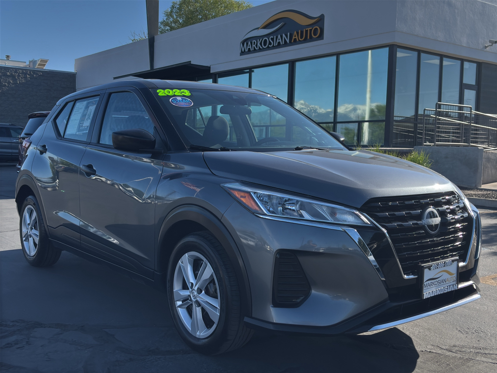 2023 Nissan Kicks's photo