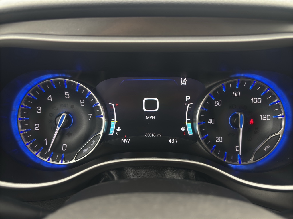 2023 Chrysler Pacifica Touring L - Photo 17
