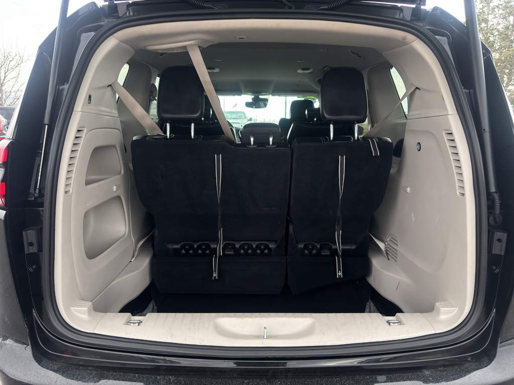 2023 Chrysler Pacifica Touring L - Photo 13