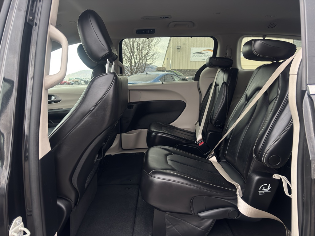 2023 Chrysler Pacifica Touring L - Photo 15