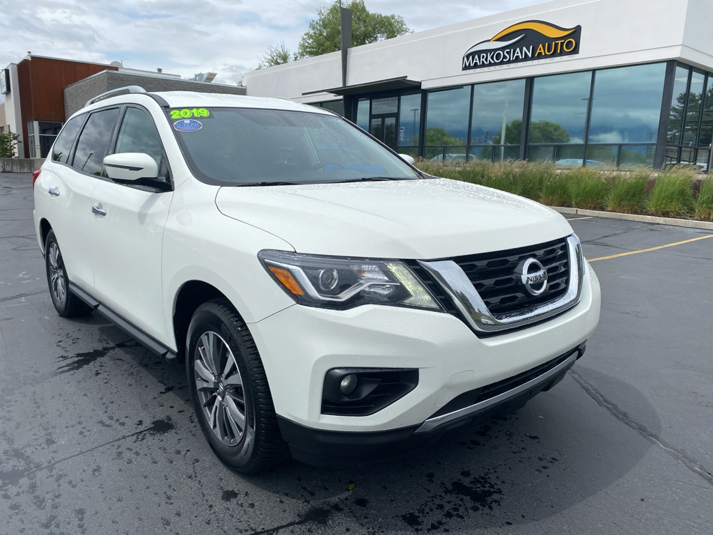 2019 Nissan Pathfinder SV 4WD's photo