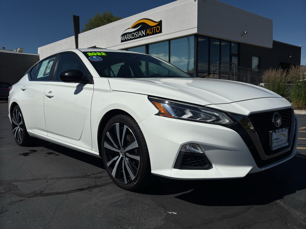 2022 Nissan Altima's photo