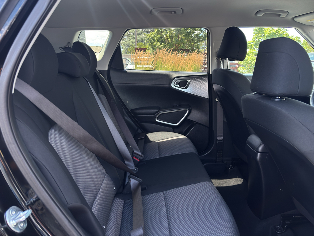 2024 Kia Soul LX - Photo 10