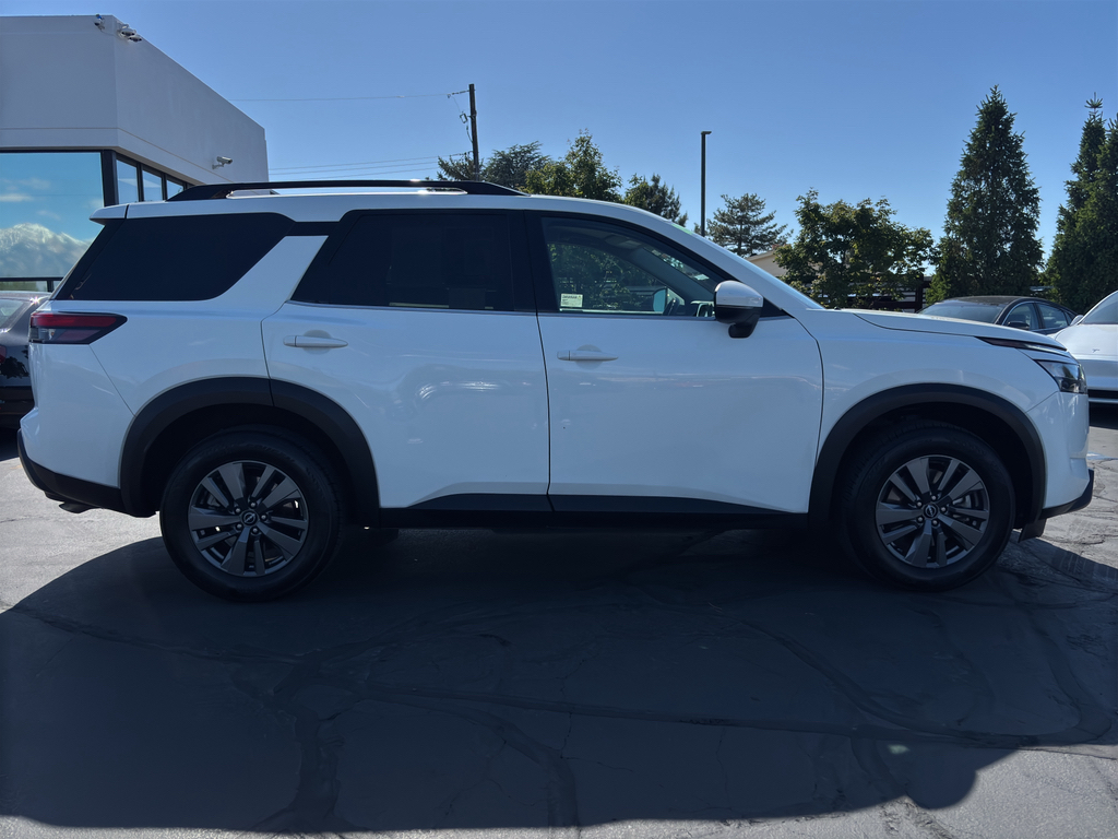 2024 Nissan Pathfinder SV - Photo 8