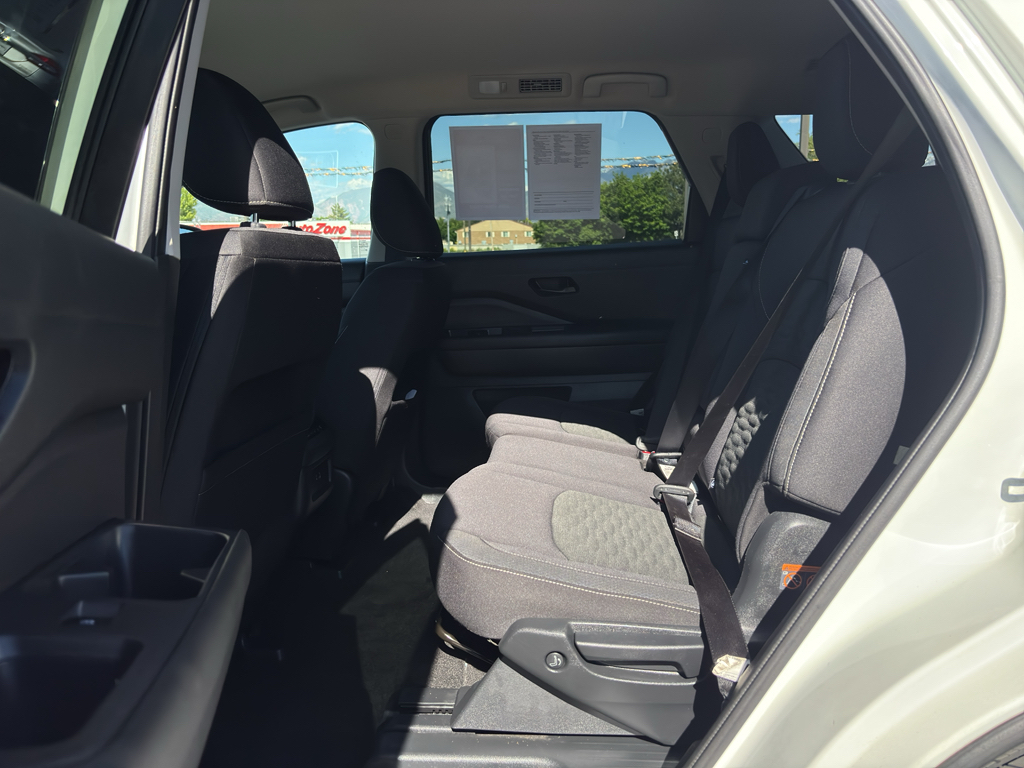 2024 Nissan Pathfinder SV - Photo 15
