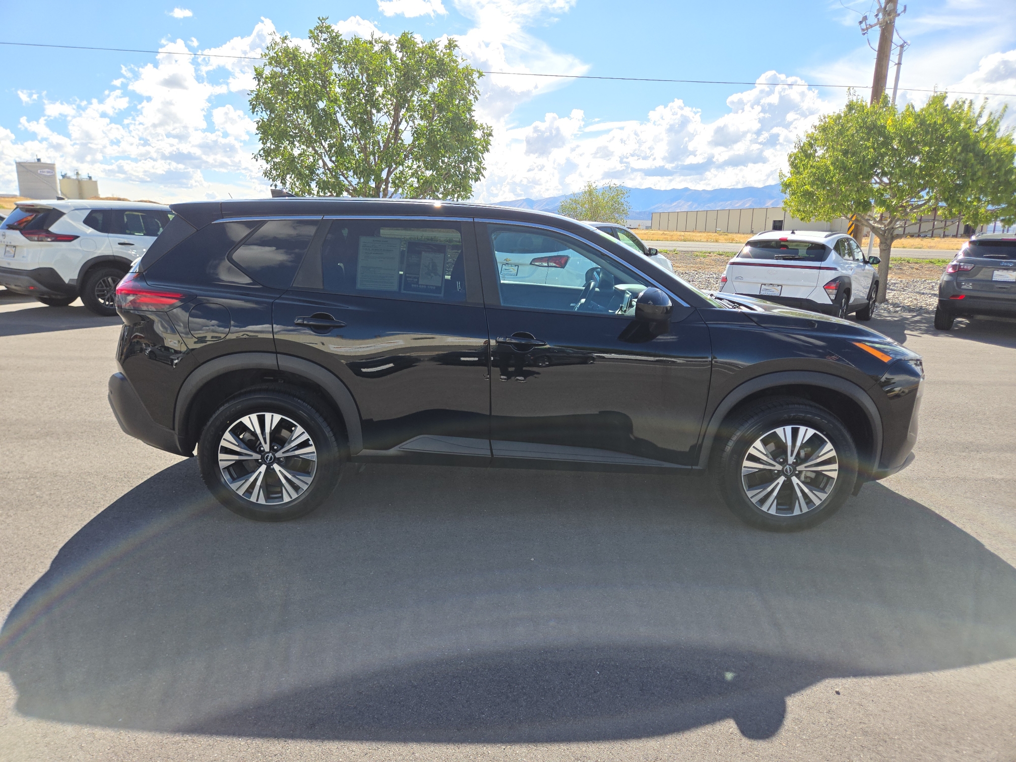 2023 Nissan Rogue SV - Photo 6