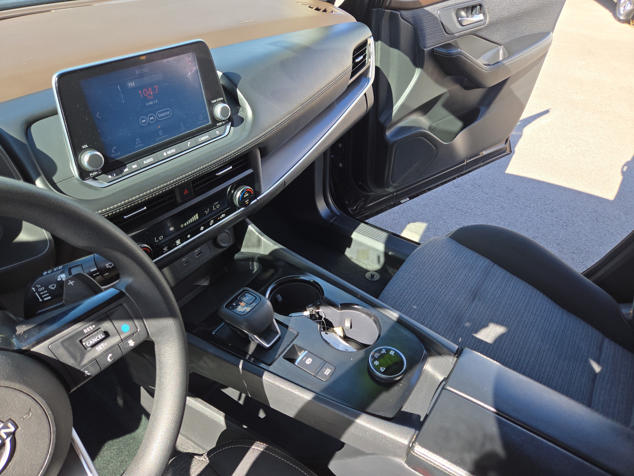 2023 Nissan Rogue SV - Photo 10