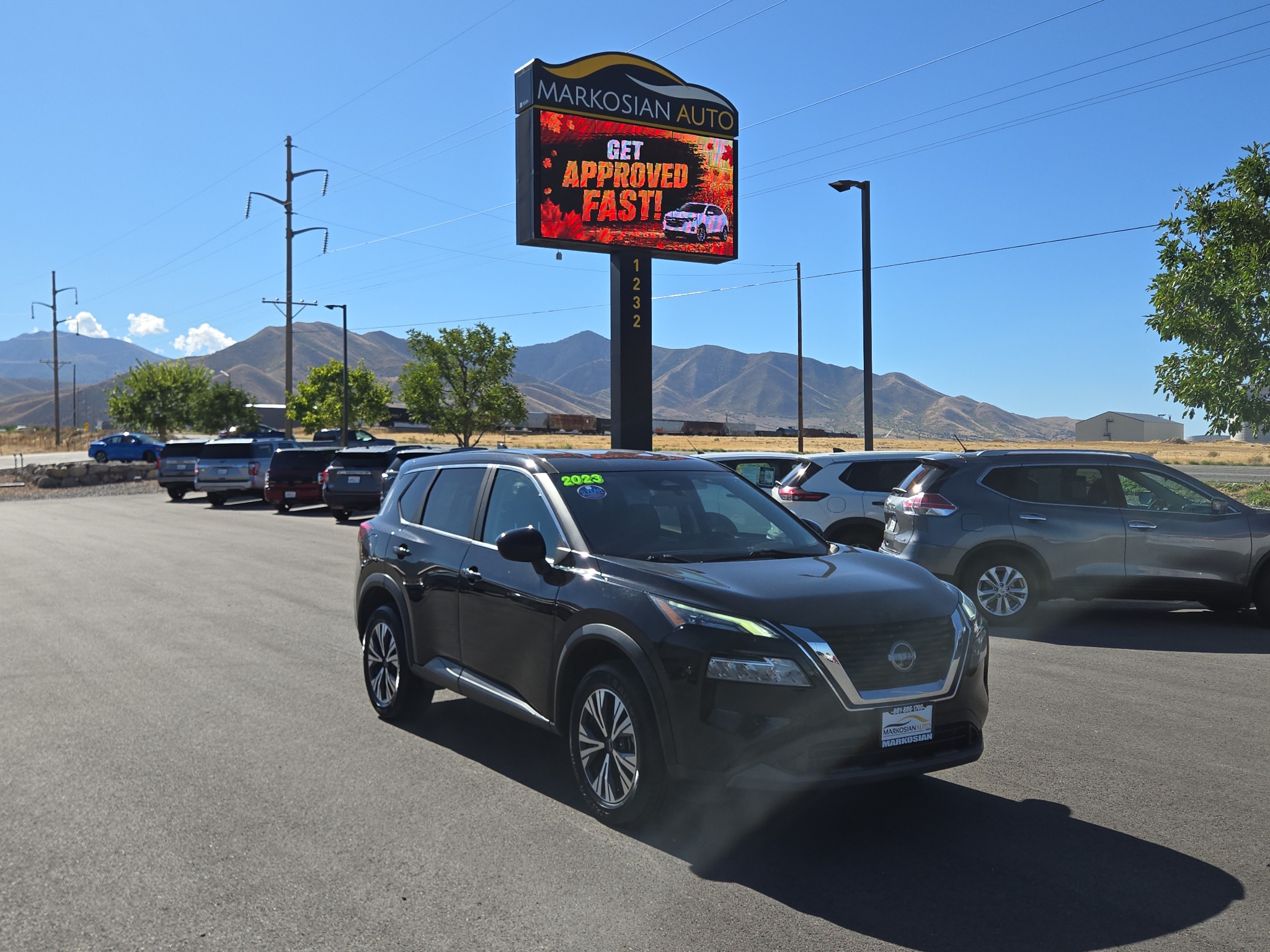 2023 Nissan Rogue SV - Photo 18