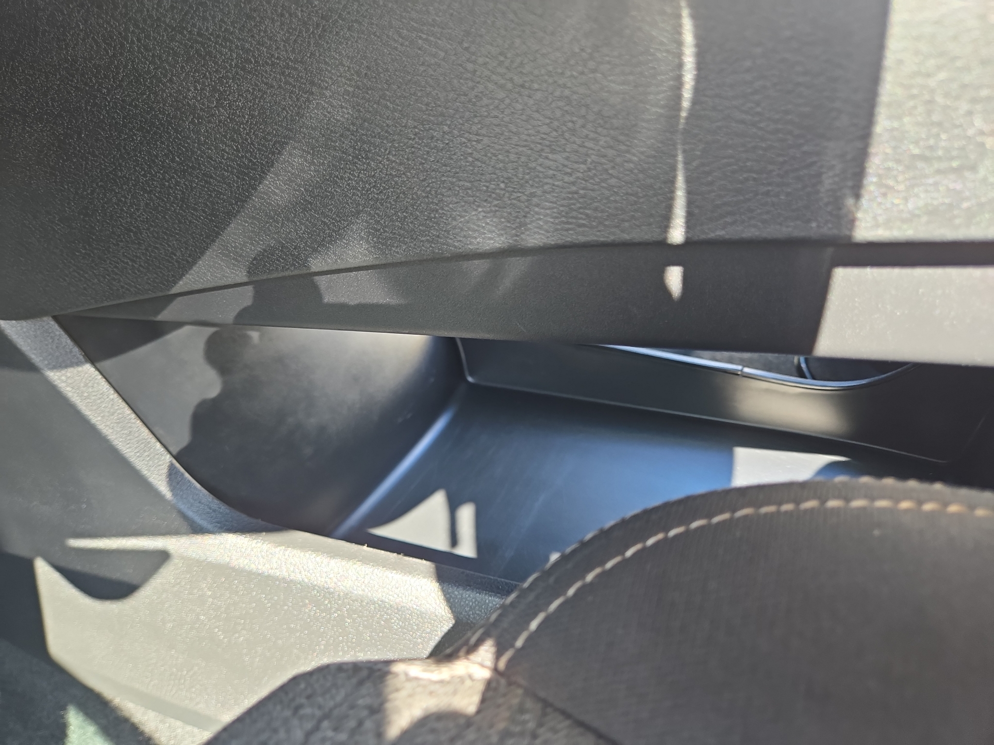 2023 Nissan Rogue SV - Photo 11