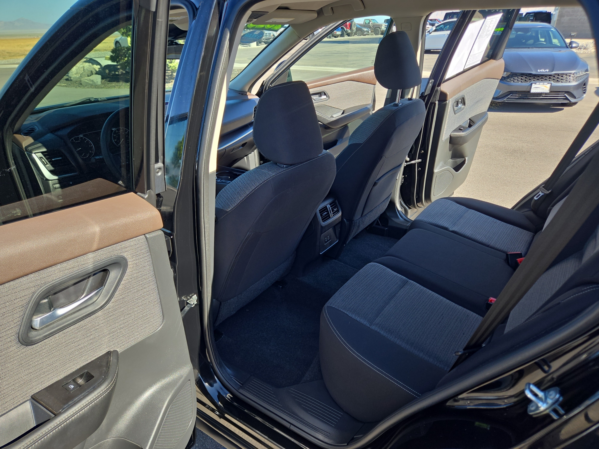 2023 Nissan Rogue SV - Photo 31